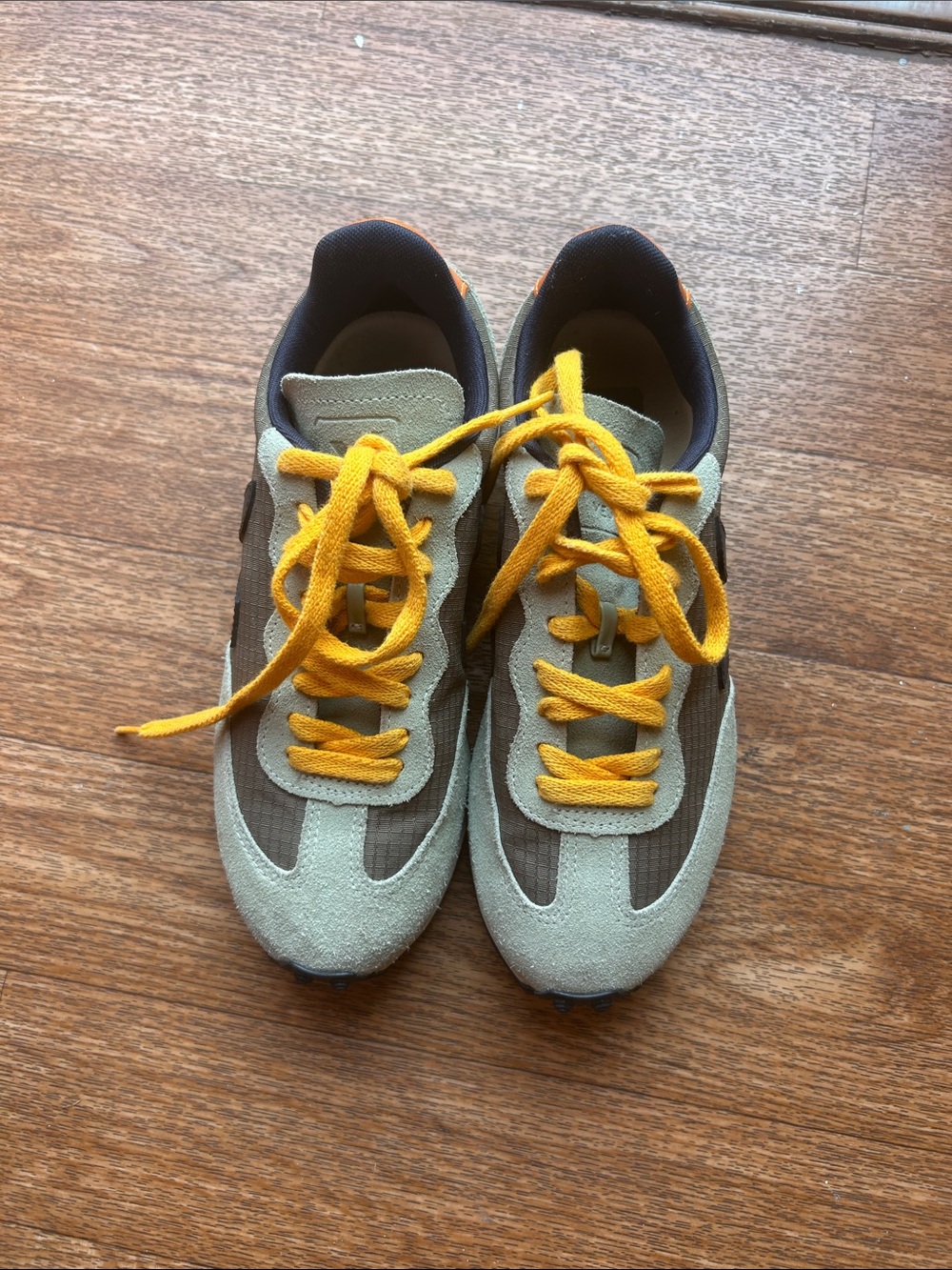 Women’s Veja Via Bronco Ribstop Sneakers in black/khaki